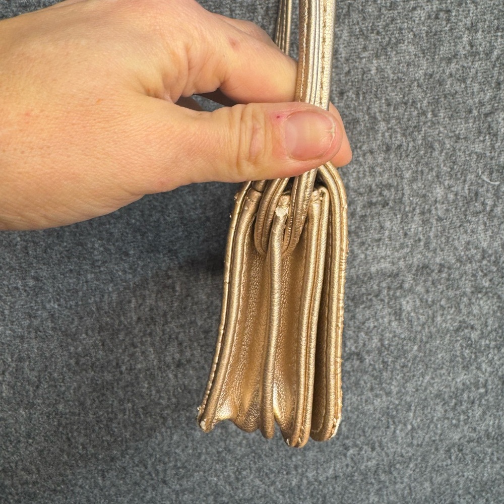 Sondra Roberts Crossbody Gold Embossed‎ - Picture 9 of 11